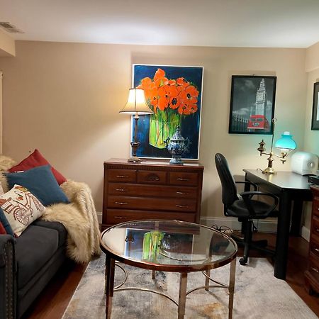 Charming 1-Bedroom Basement Close To Dc Pets Allowed Арлингтон Экстерьер фото
